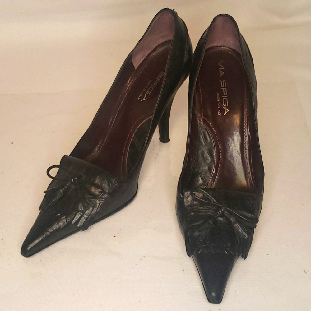Via Spiga black leather pumps